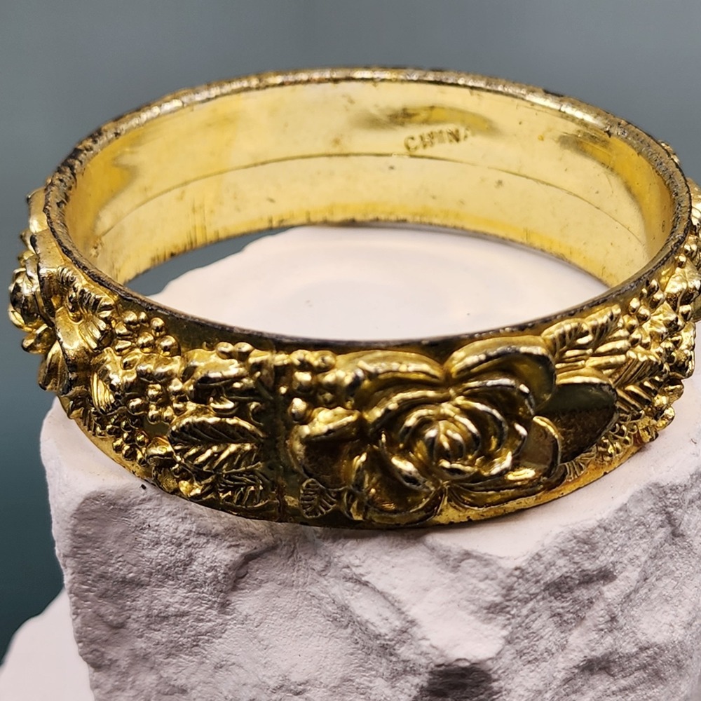 Vintage Gold Tone Floral Rose Relief Bangle Bracelet CHINA Statement Jewelry